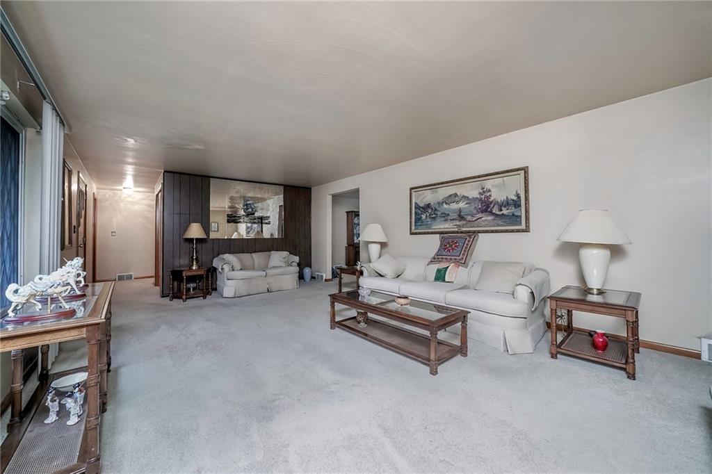 47 Laurel Ridge Road Coraopolis, PA 15108 - Photo 6 of 25 Gallery Image 6