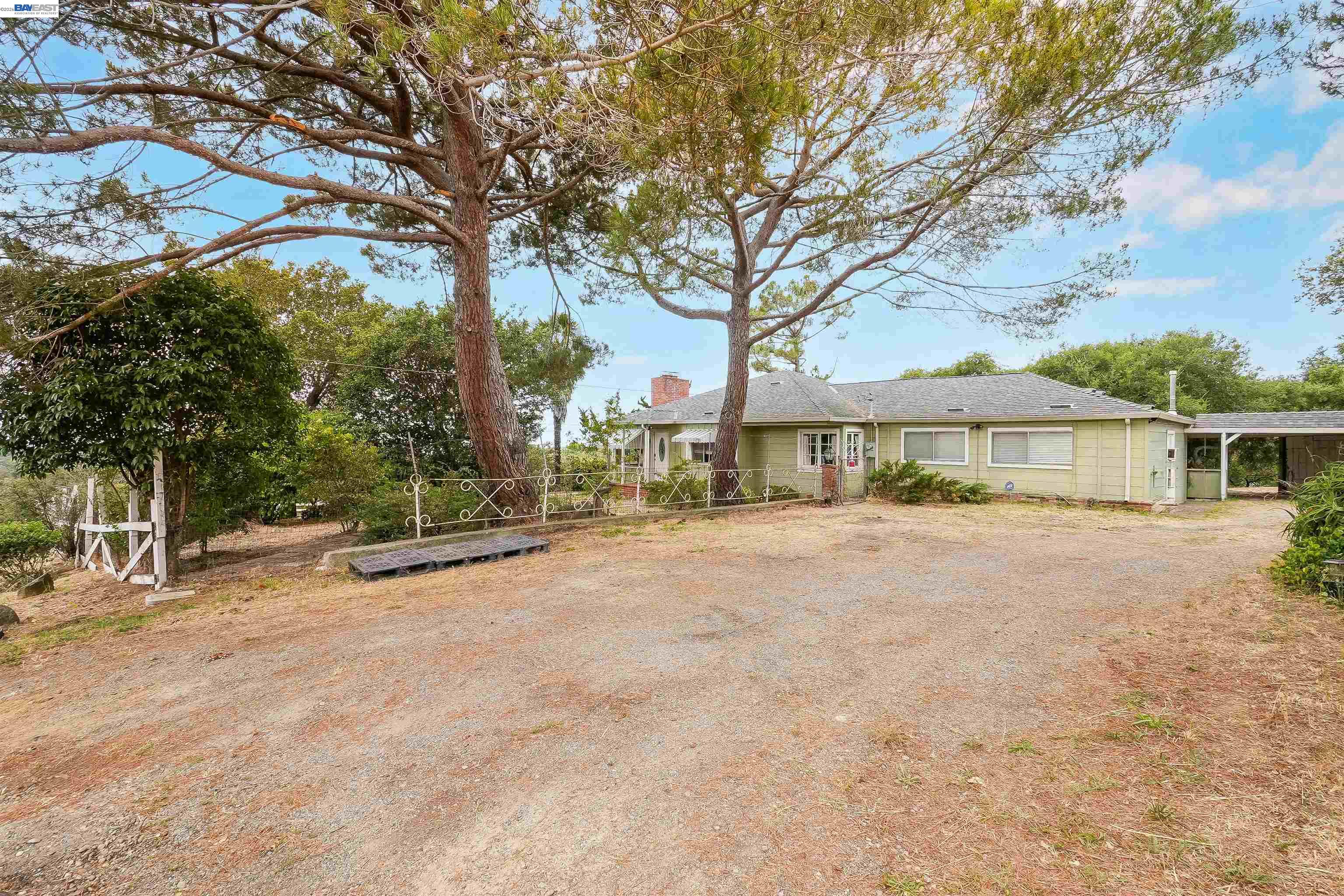 26027 Clover Road Hayward, CA 94542 - Photo 3 of 62