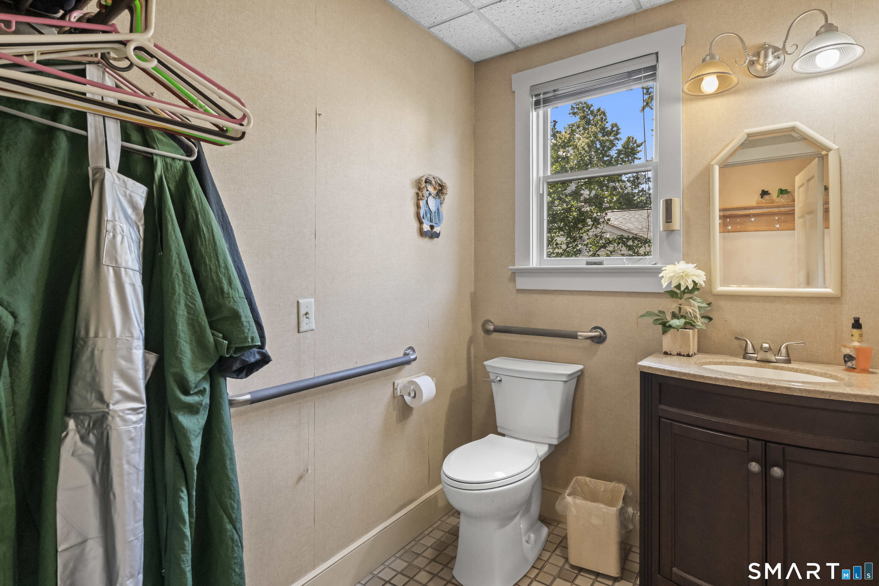 506 Old Stratfield Road Fairfield, CT 06825 - Photo 7 of 23 Very large first floor bathroom