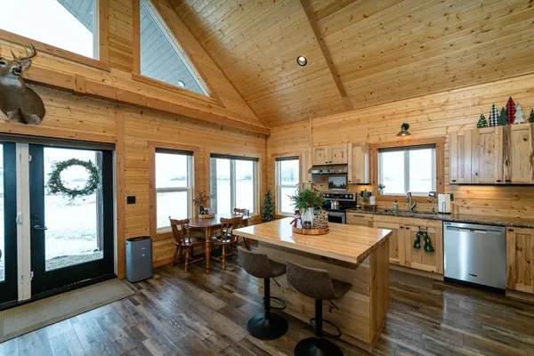 $924,900 | 14750 171st Avenue, Spring Valley, MN 55975