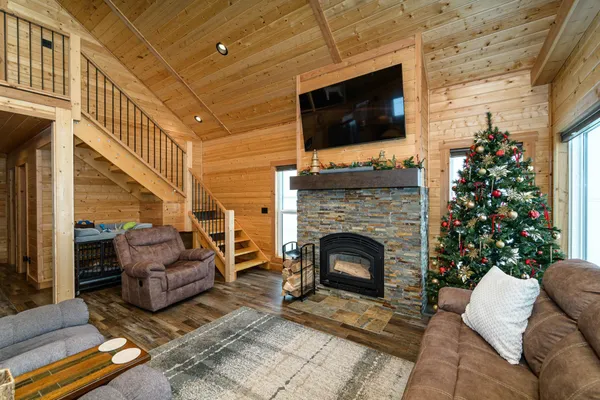 $924,900 | 14750 171st Avenue, Spring Valley, MN 55975