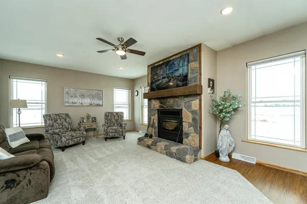 $924,900 | 14750 171st Avenue, Spring Valley, MN 55975