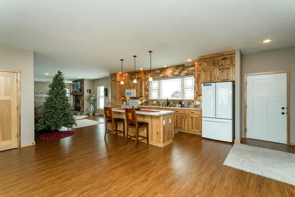 $924,900 | 14750 171st Avenue, Spring Valley, MN 55975