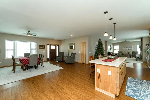 $924,900 | 14750 171st Avenue, Spring Valley, MN 55975