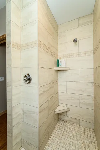 $999,990 | 14750 171st Avenue, Spring Valley, MN 55975