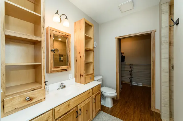 $999,990 | 14750 171st Avenue, Spring Valley, MN 55975