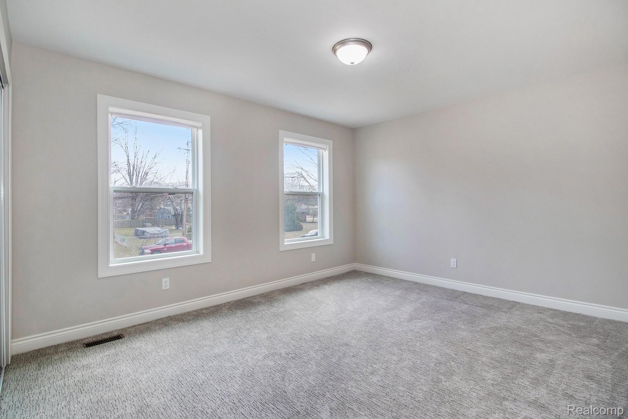 16135 Henry Ruff Road Livonia, MI 48154 - Photo 21 of 38 16135 Henry Ruff (31).jpg