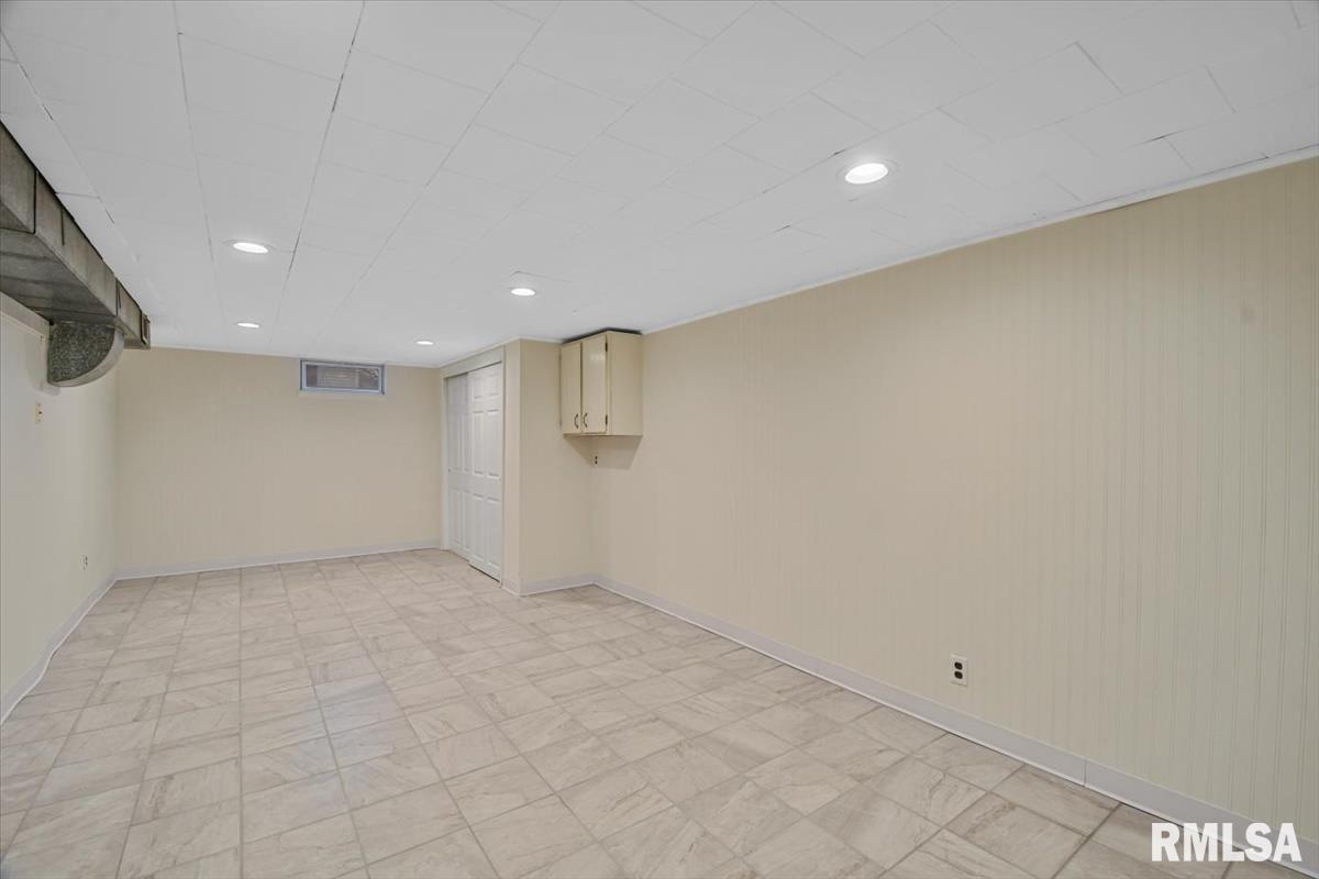 2124 East Hood Street Springfield, IL 62703 - Photo 11 of 18