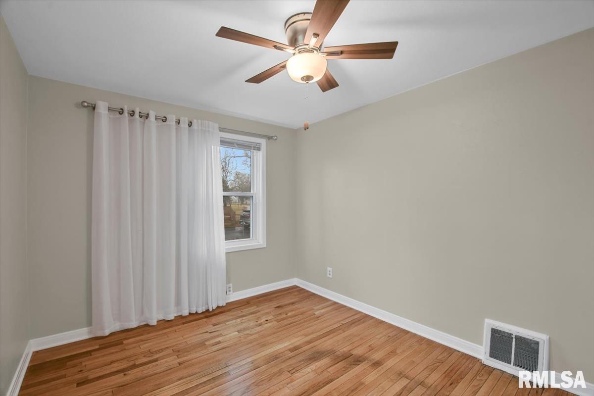 2124 East Hood Street Springfield, IL 62703 - Photo 4 of 18