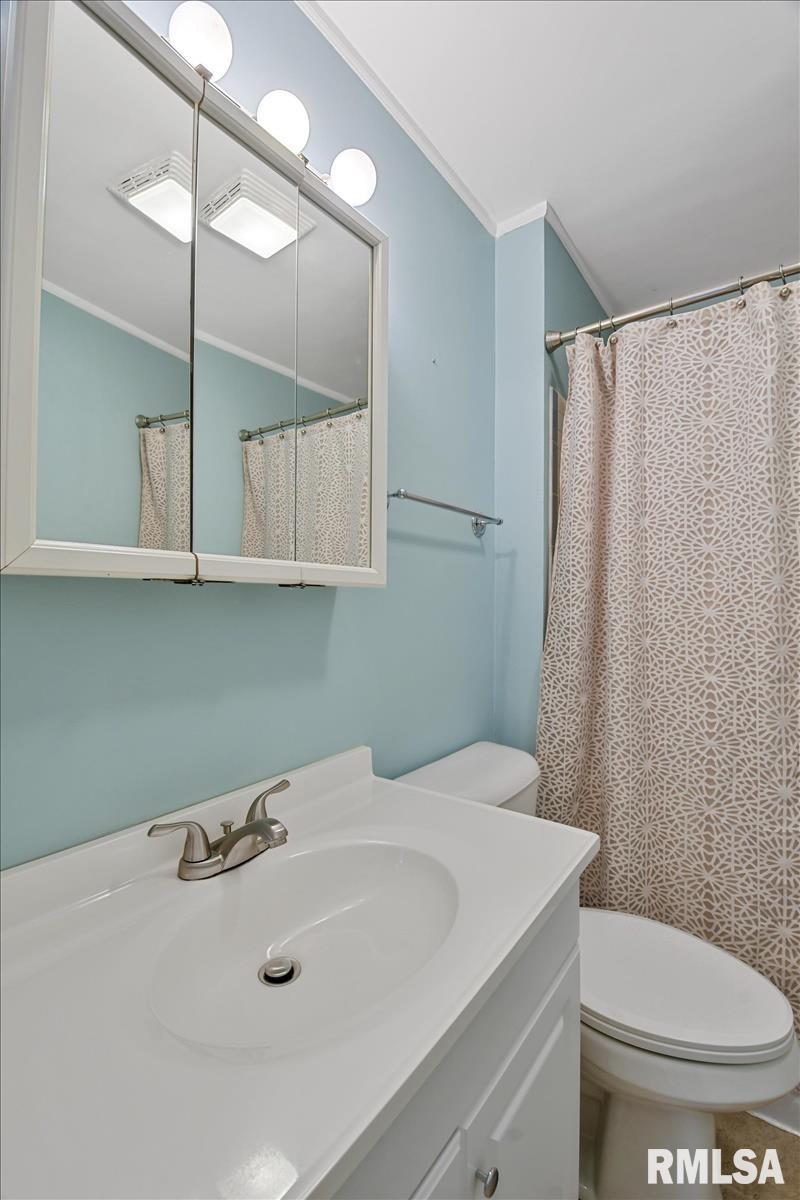 2124 East Hood Street Springfield, IL 62703 - Photo 5 of 18