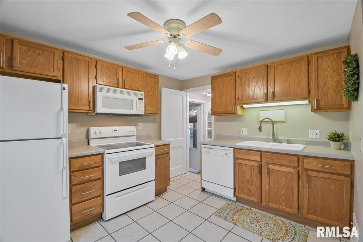 2124 East Hood Street Springfield, IL 62703 - Photo 7 of 18