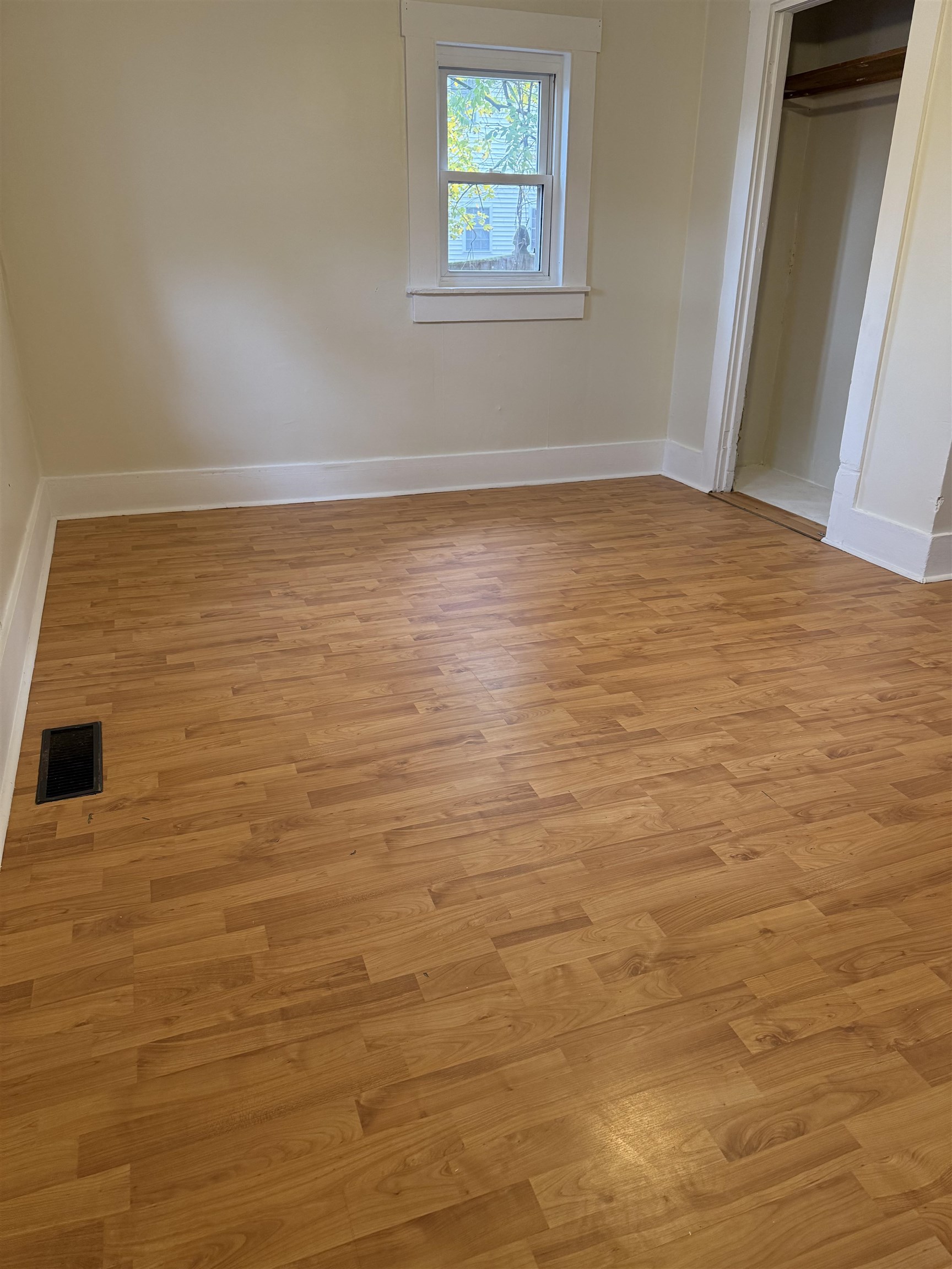 97 Linwood Street Nashua, NH 03060 - Photo 8 of 28