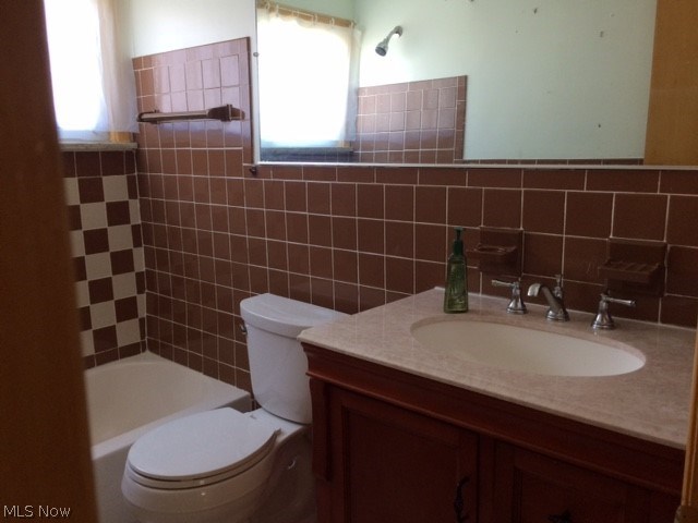 9712 David Road Cleveland, OH 44125 - Photo 9 of 22 First floor full bathroom