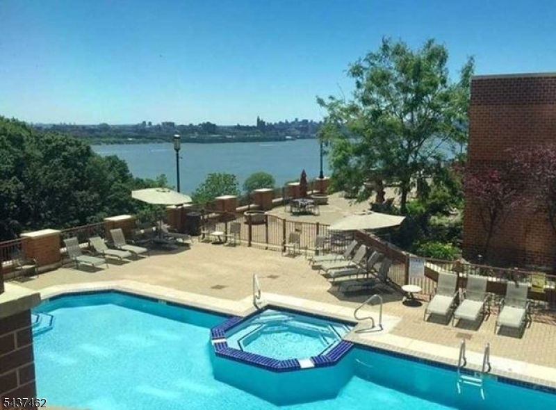 100 Old Palisade Road, Unit 1613 Fort Lee, NJ 07024 - Photo 27 of 35