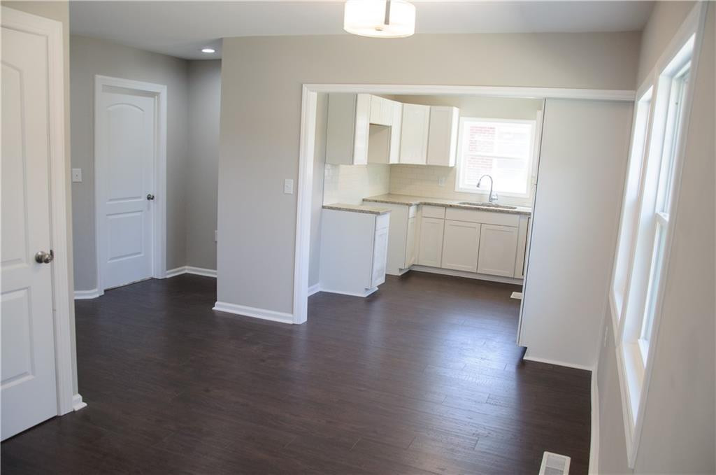 126 Rolling Road Burlington, NC 27217 - Photo 4 of 17 Gallery Image 4