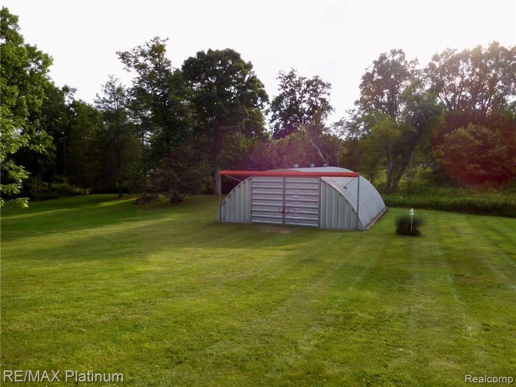 7320 Bennett Lake Road Fenton, MI 48430 - Photo 3 of 35 fullsizeoutput_19ea.jpeg