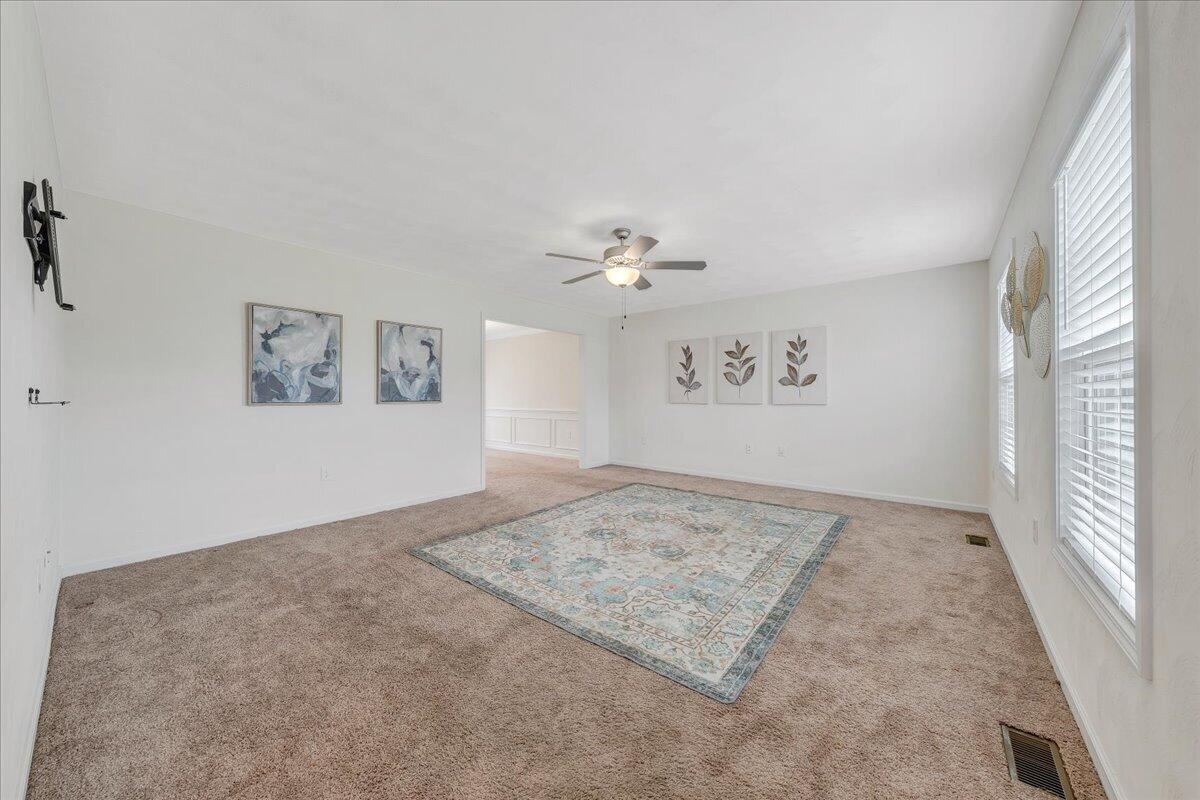 427 Cambridge Ct Road Vinton, VA 24179 - Photo 7 of 46 07-MIB09843