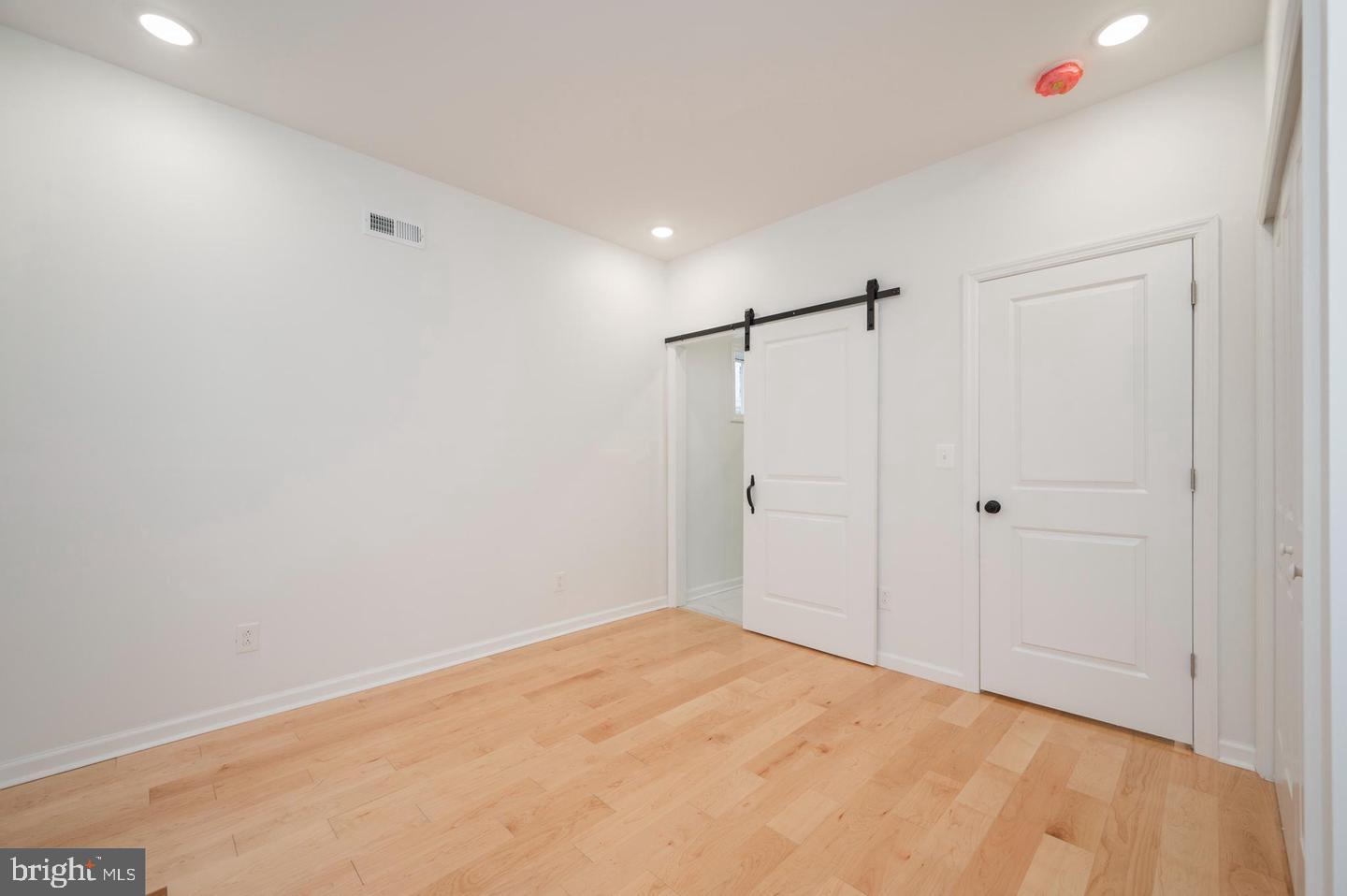 2802 Agate Street Philadelphia, PA 19134 - Photo 14 of 18