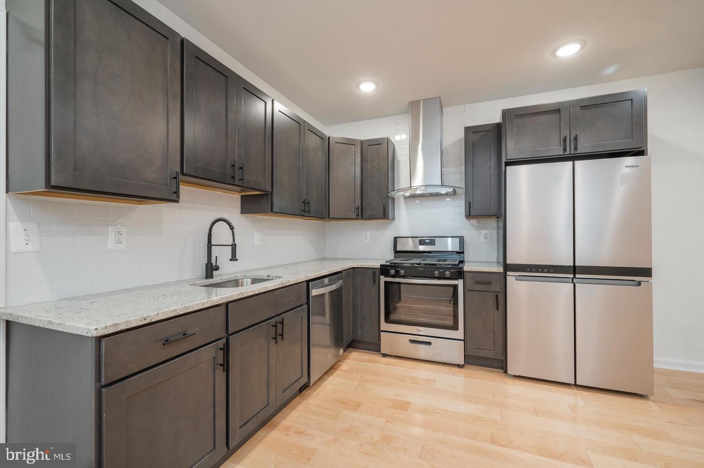 2802 Agate Street Philadelphia, PA 19134 - Photo 4 of 18