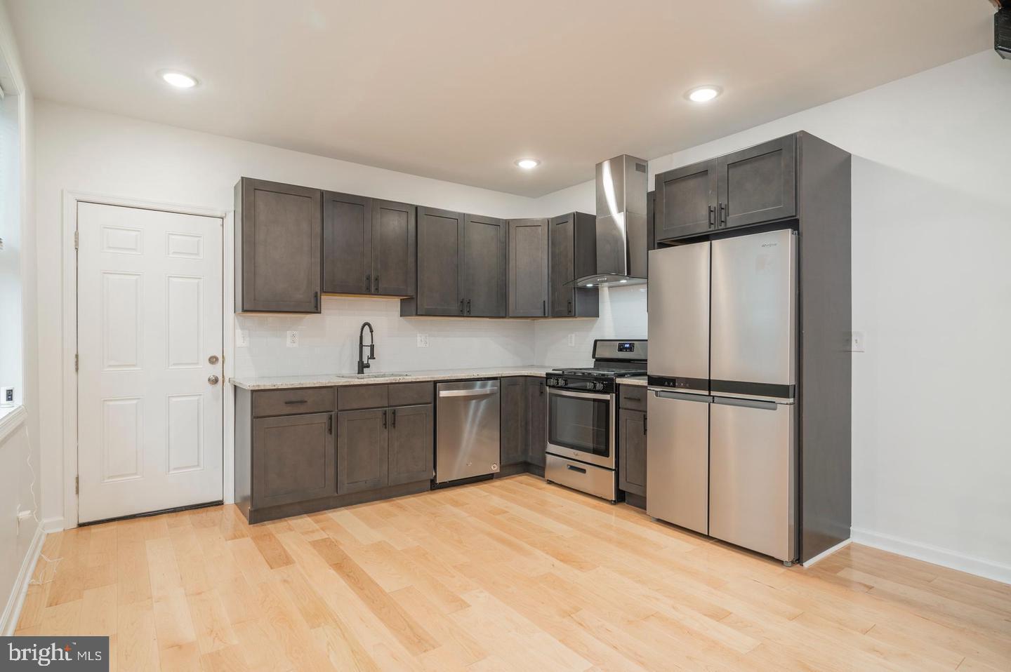 2802 Agate Street Philadelphia, PA 19134 - Photo 5 of 18