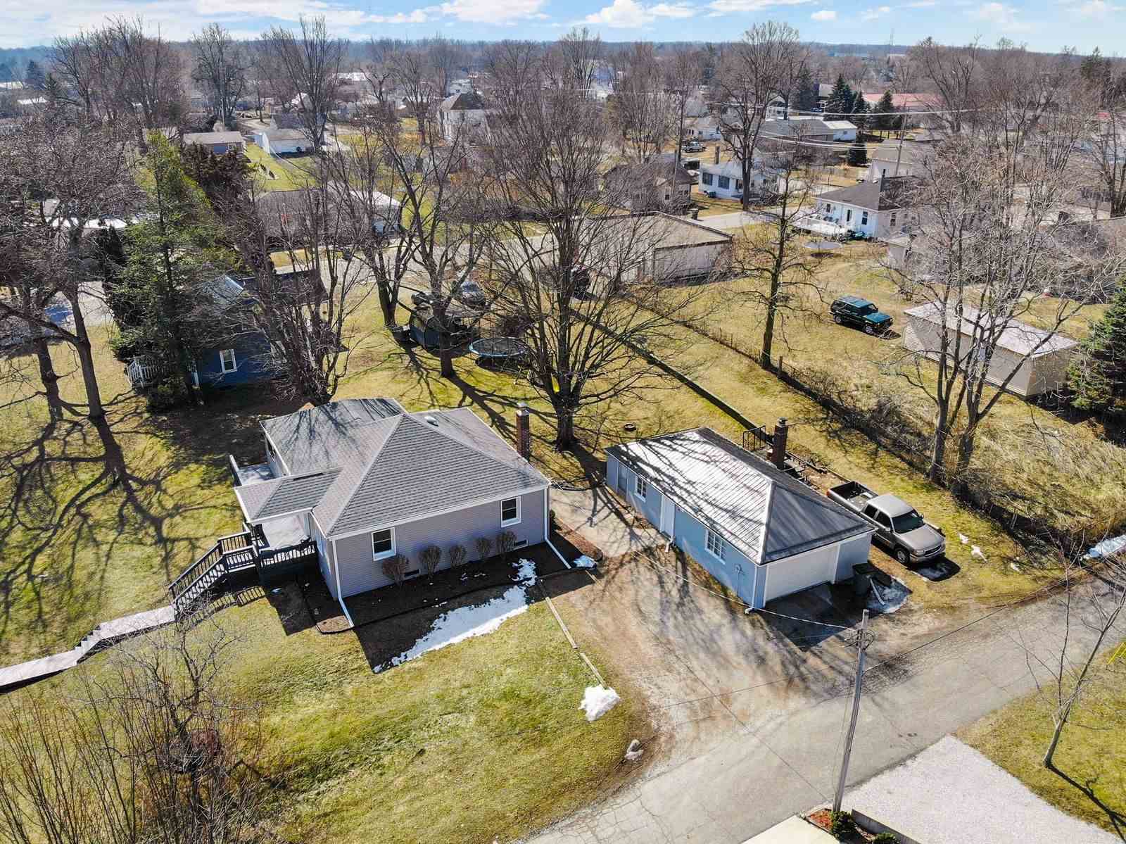 208 South Mulberry Road North Webster, IN 46555 - Photo 2 of 36