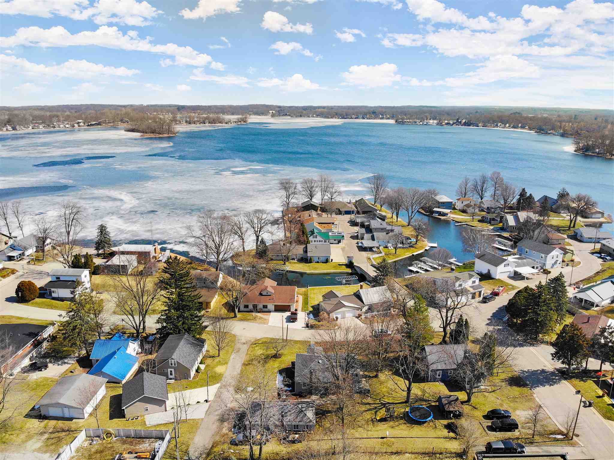 208 South Mulberry Road North Webster, IN 46555 - Photo 3 of 36