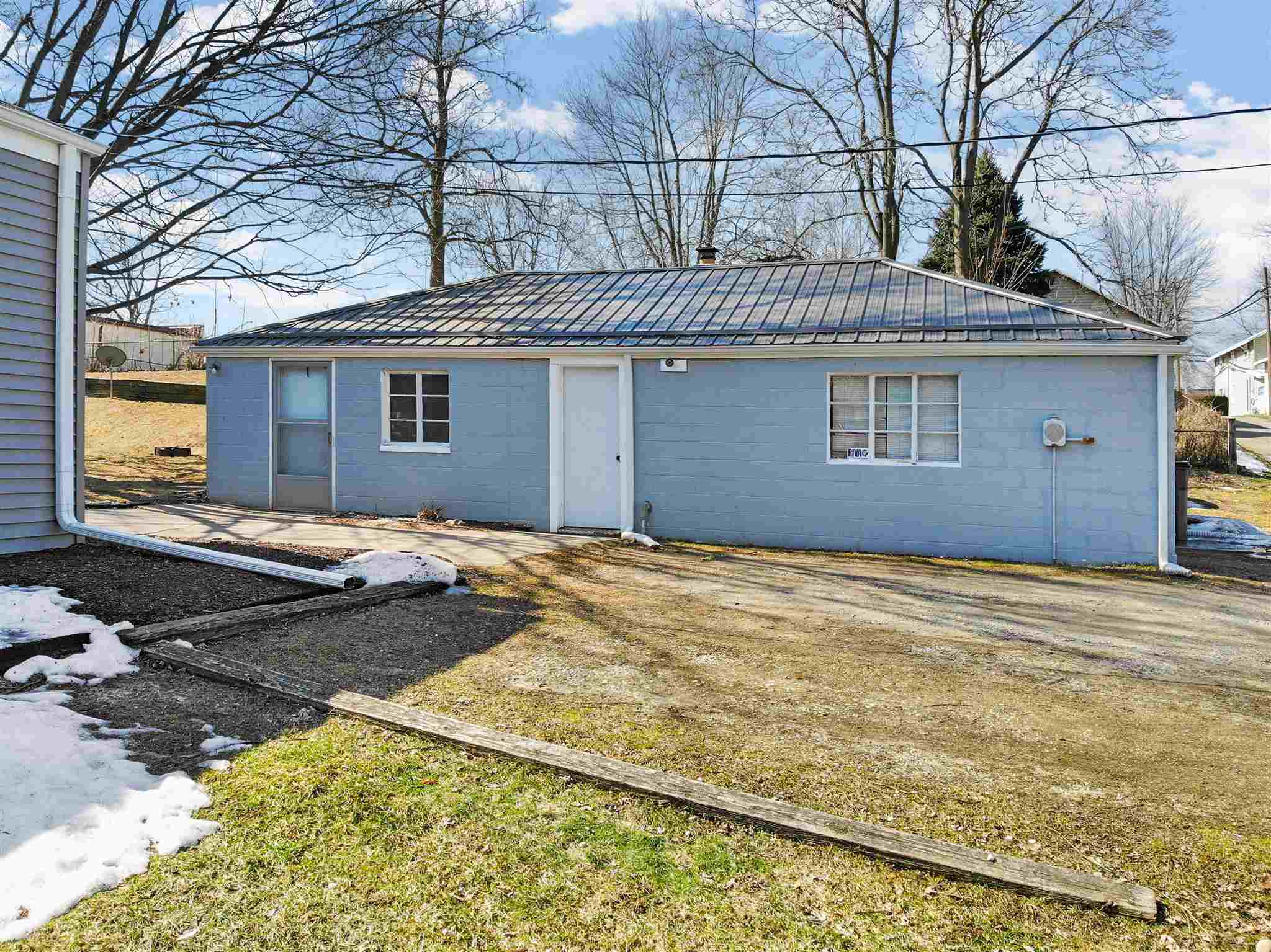 208 South Mulberry Road North Webster, IN 46555 - Photo 4 of 36