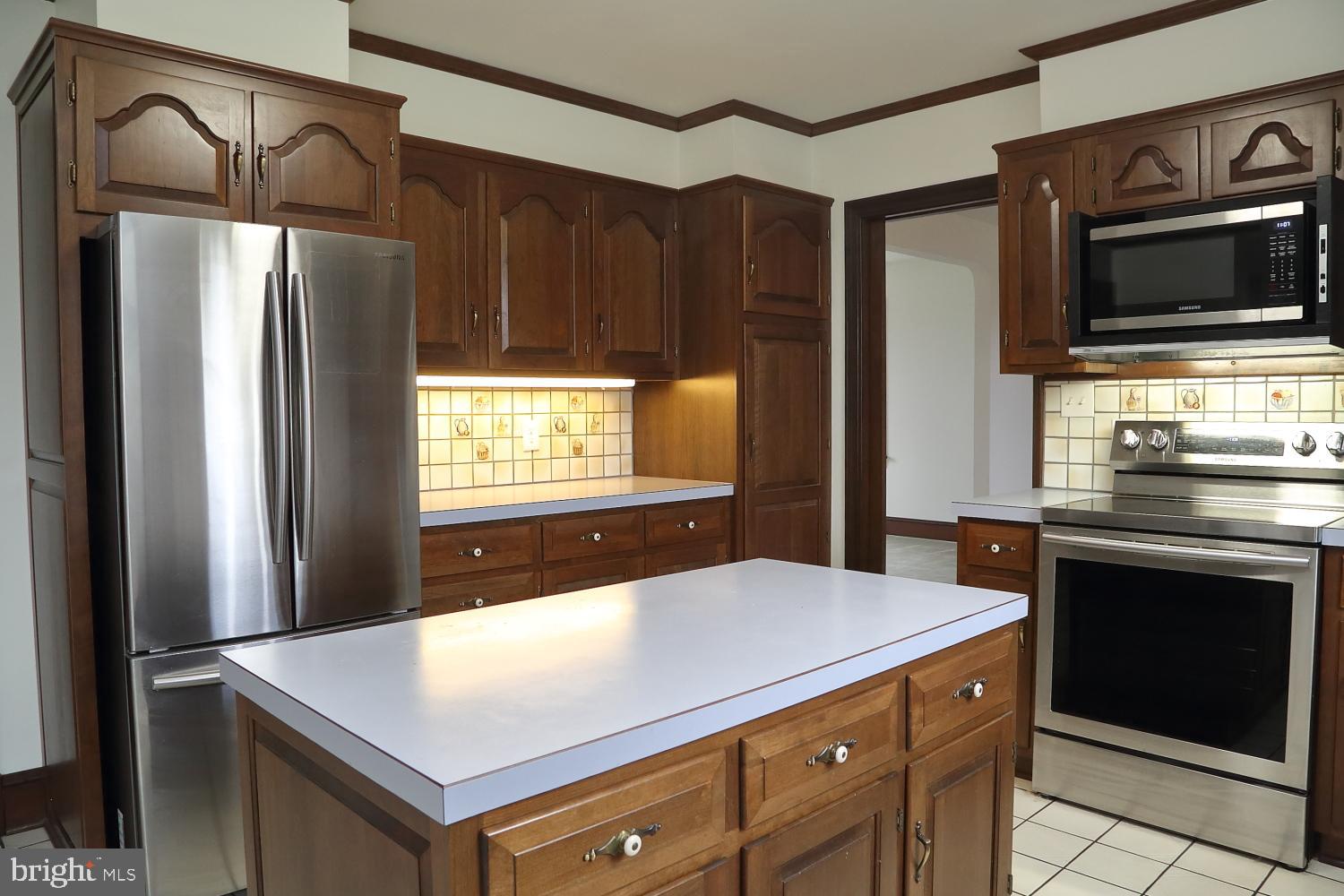 631 Ridgeview Road South Elizabethtown, PA 17022 - Photo 11 of 38 Kitchen