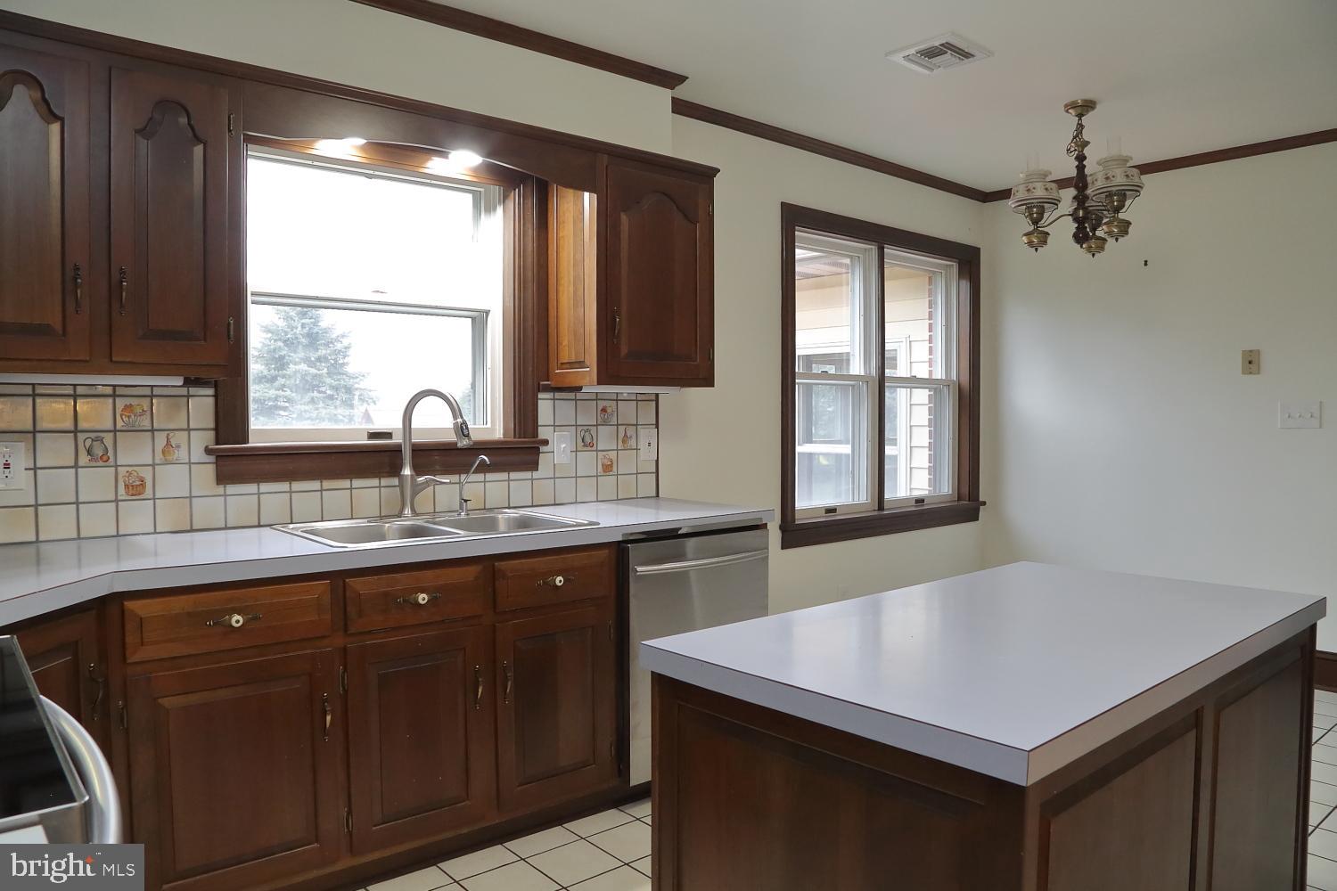631 Ridgeview Road South Elizabethtown, PA 17022 - Photo 14 of 38 Kitchen