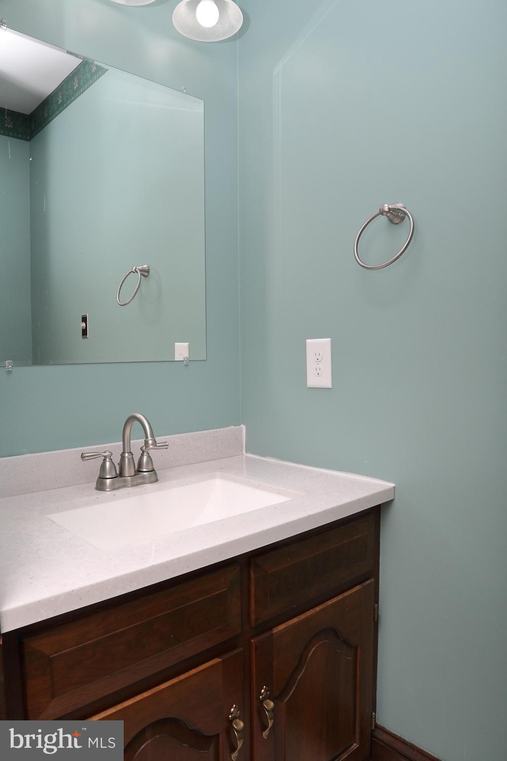 631 Ridgeview Road South Elizabethtown, PA 17022 - Photo 19 of 38 Half Bath