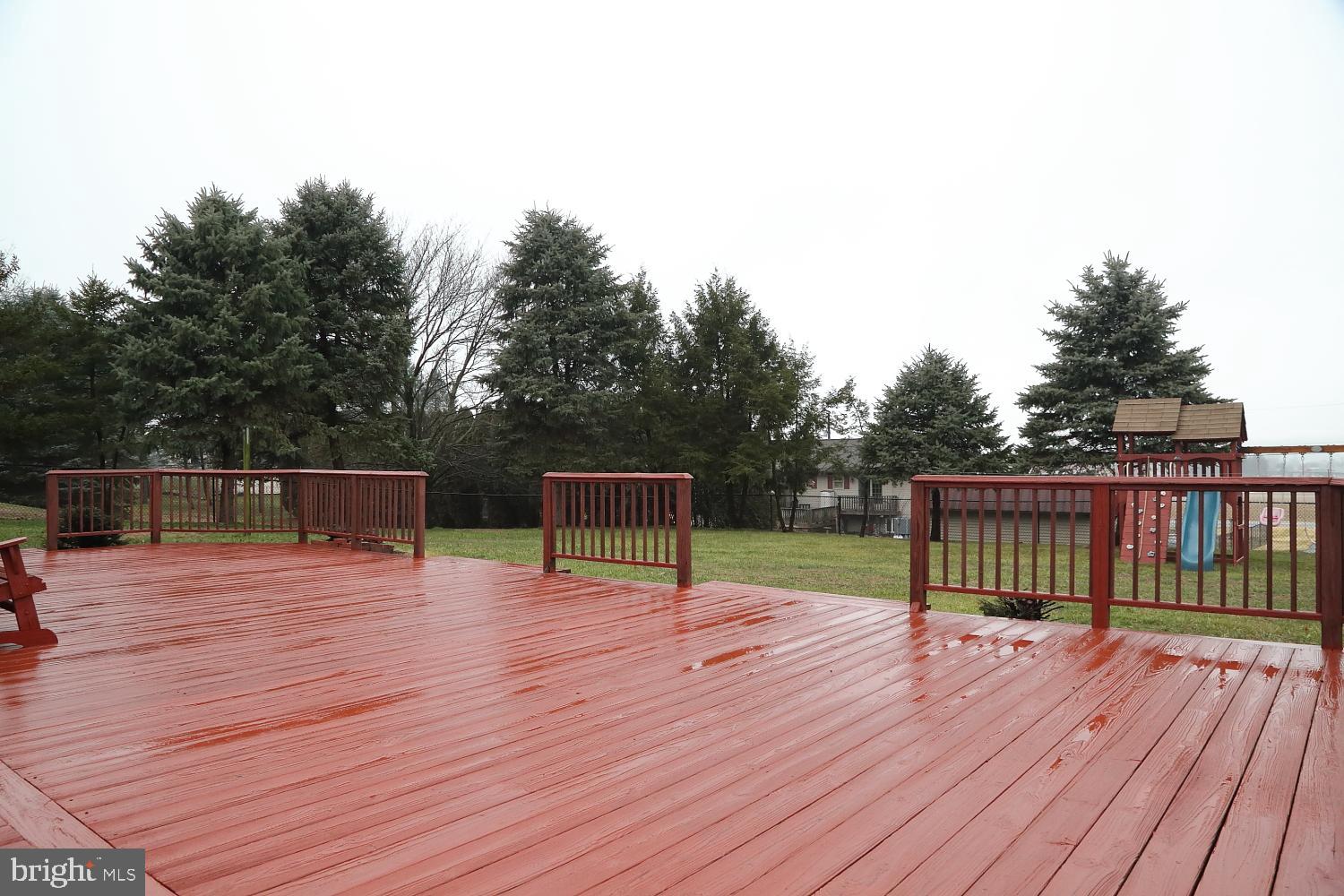 631 Ridgeview Road South Elizabethtown, PA 17022 - Photo 32 of 38 Deck