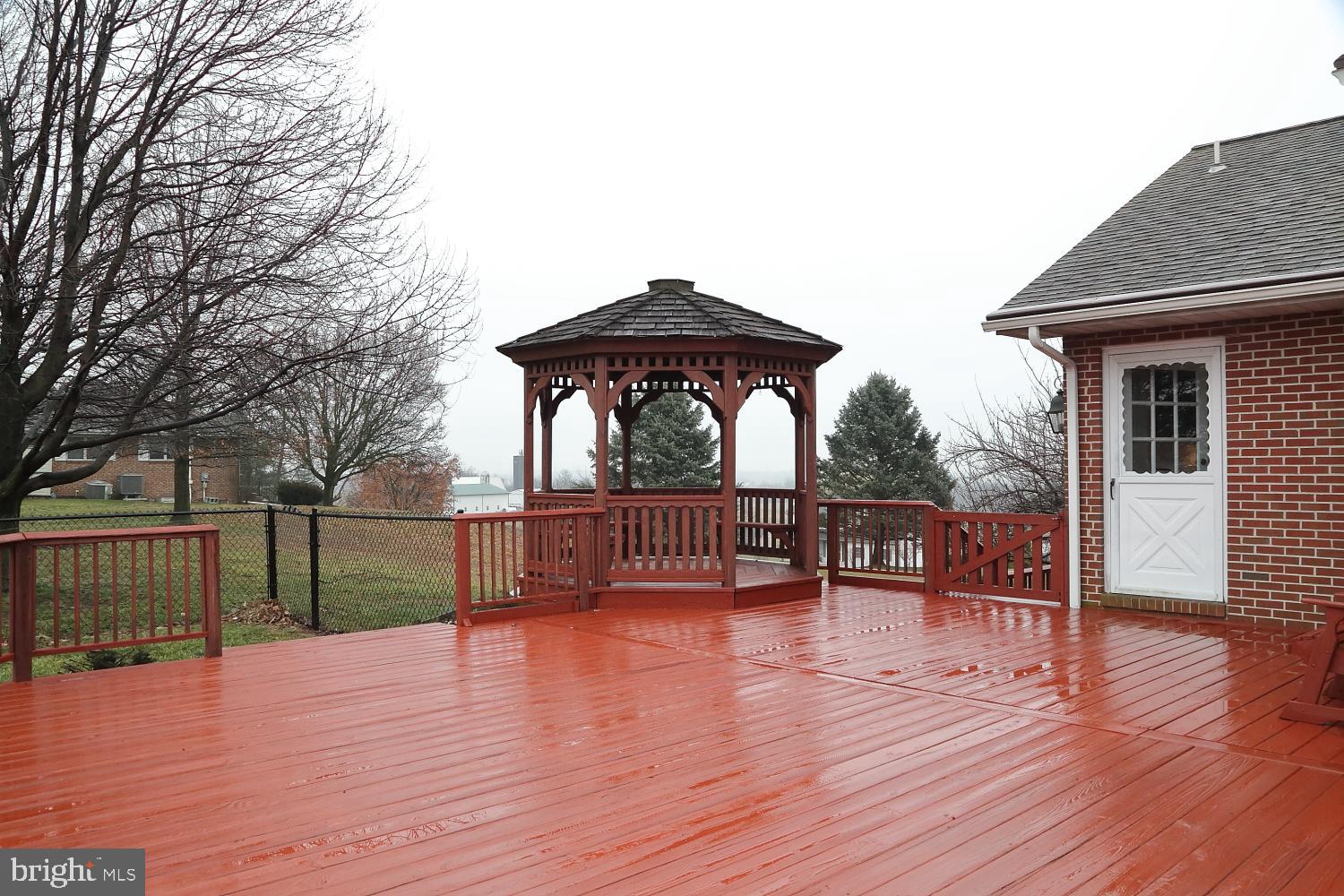 631 Ridgeview Road South Elizabethtown, PA 17022 - Photo 34 of 38 Deck