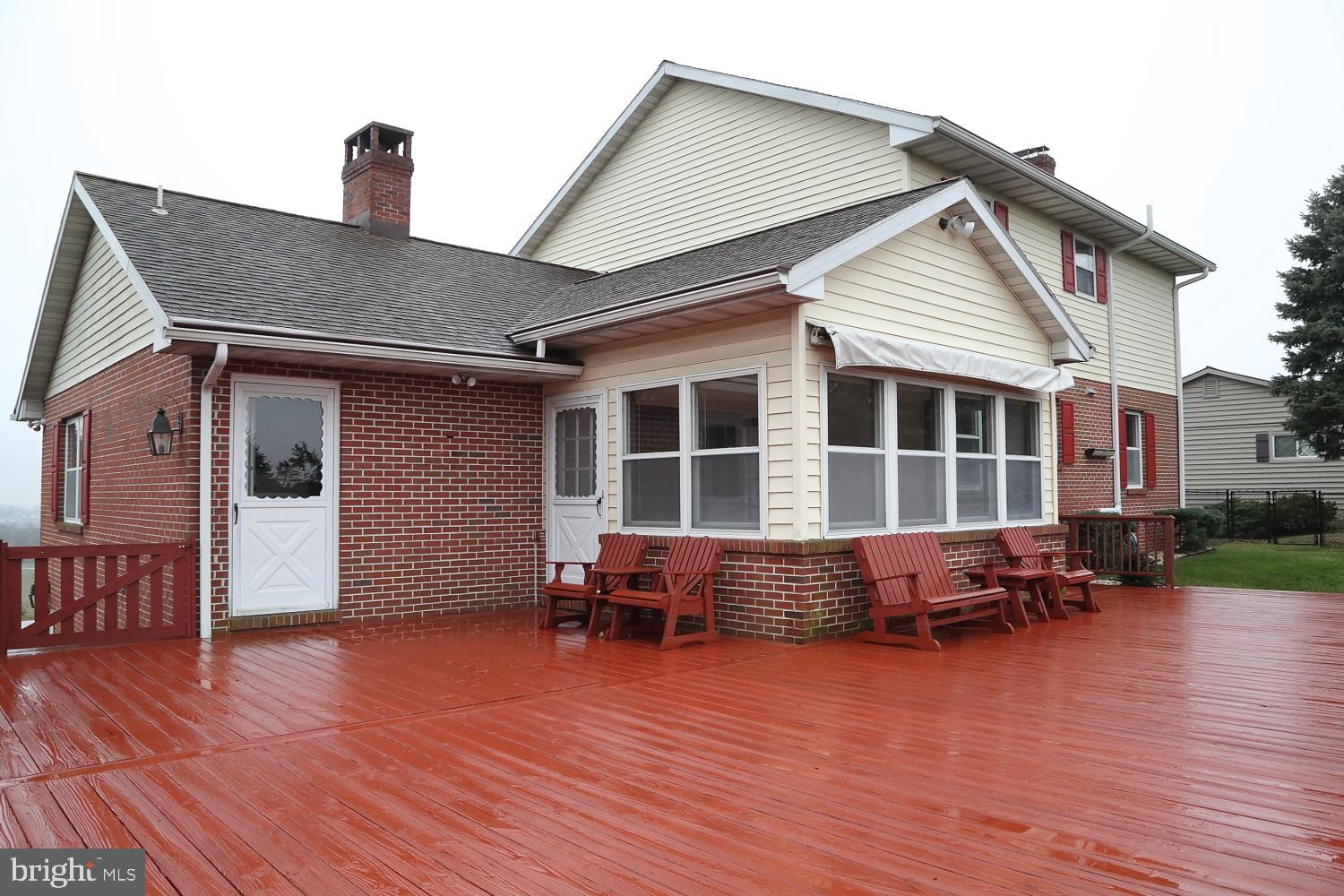 631 Ridgeview Road South Elizabethtown, PA 17022 - Photo 35 of 38 Deck