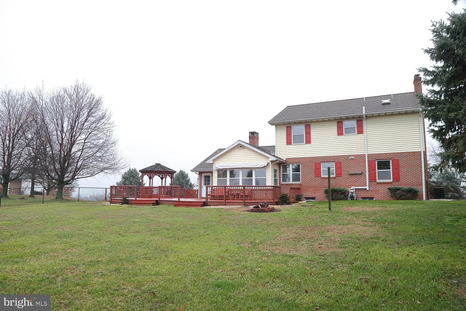 631 Ridgeview Road South Elizabethtown, PA 17022 - Photo 37 of 38 Rear