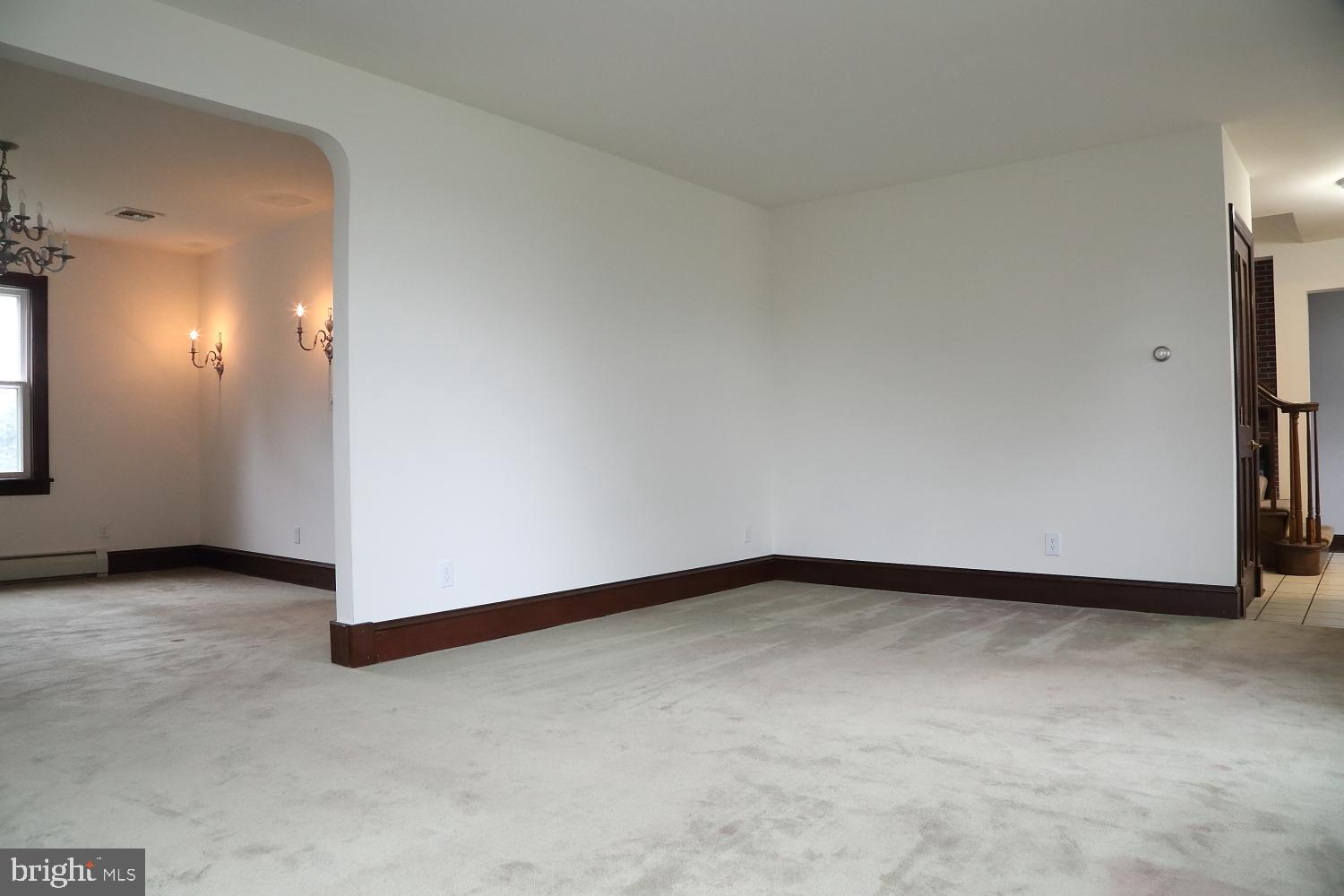 631 Ridgeview Road South Elizabethtown, PA 17022 - Photo 7 of 38 Living Room
