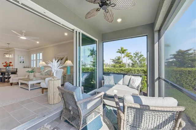 a view of a house with backyard and garden