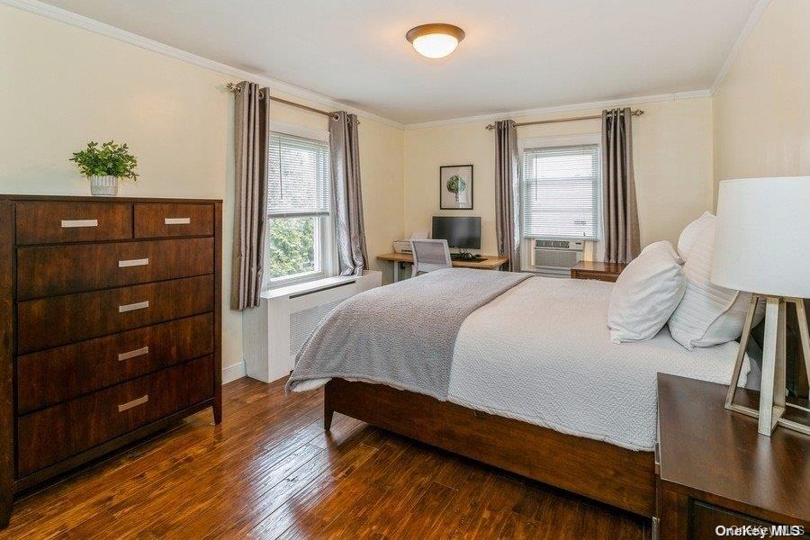 44 Jayson Avenue Great Neck, NY 11021 - Photo 11 of 23
