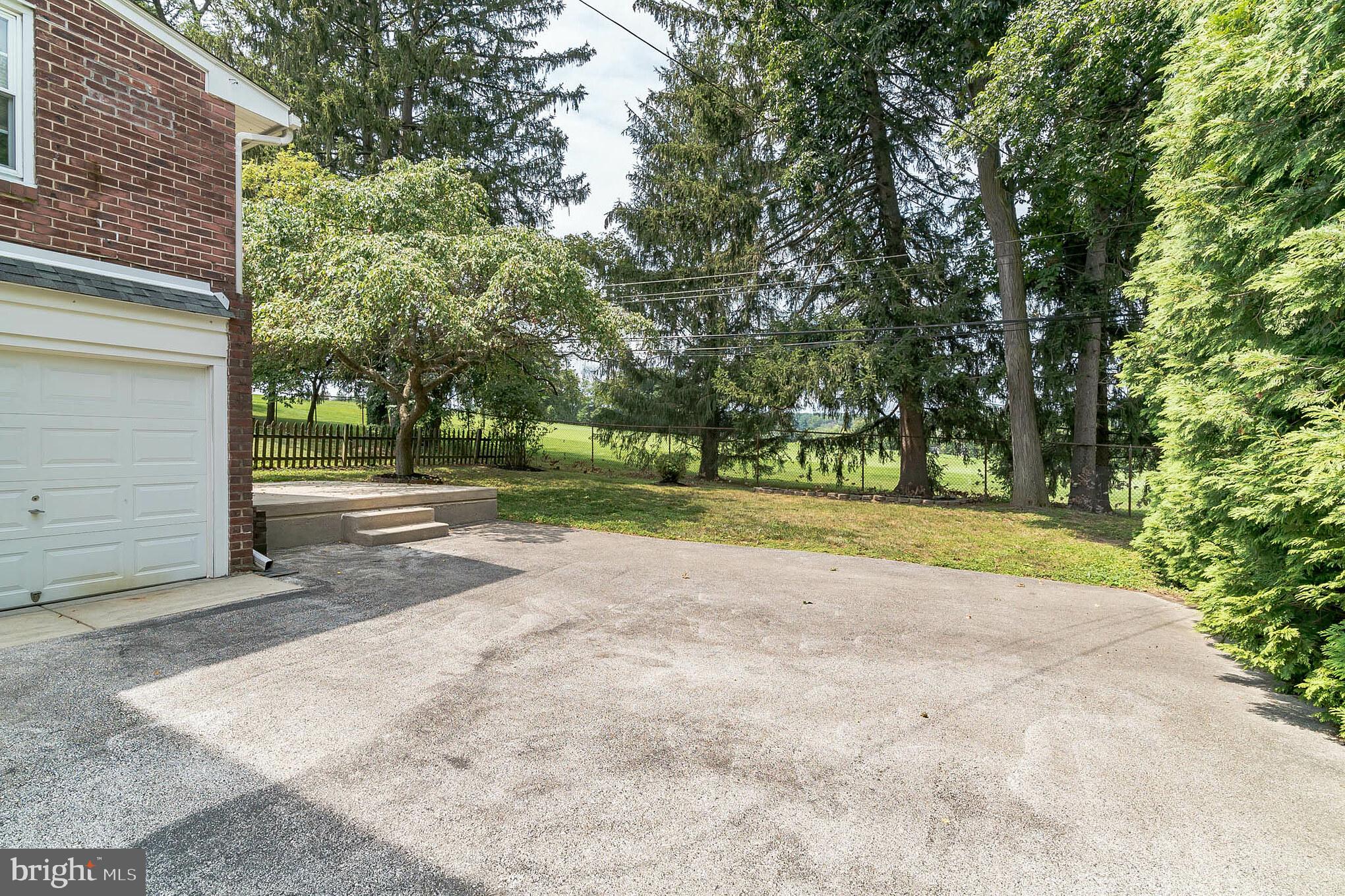 462 Northcroft Road Springfield, PA 19064 - Photo 31 of 37 Backyard