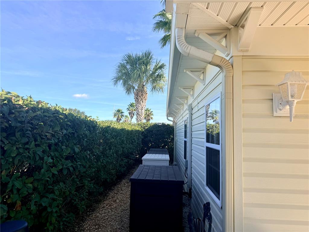 9516 Southeast 47th Way Webster, FL 33597 - Photo 17 of 43 a view of a corridor