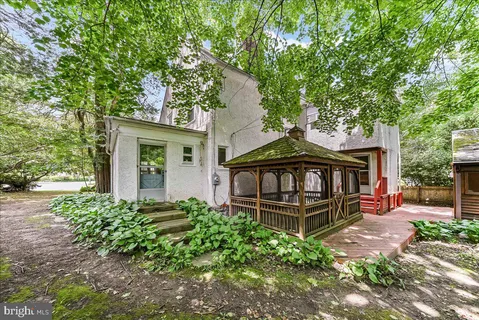 $679,000 | 4 East Lodges Lane, Bala Cynwyd, PA 19004