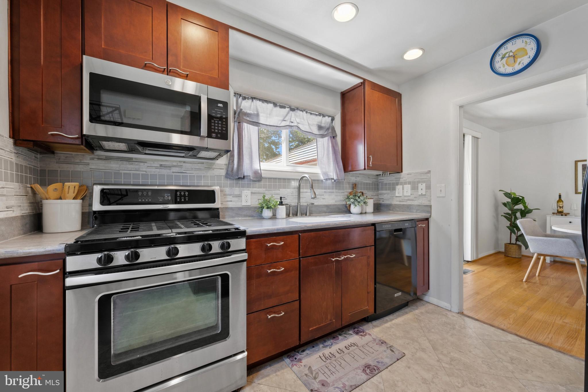 8810 Lakewood Road Baltimore, MD 21234 - Photo 12 of 34 Kitchen