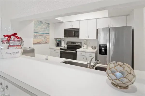 $10,000 | 784 Willowbrook Drive, Unit 607, Naples, FL 34108