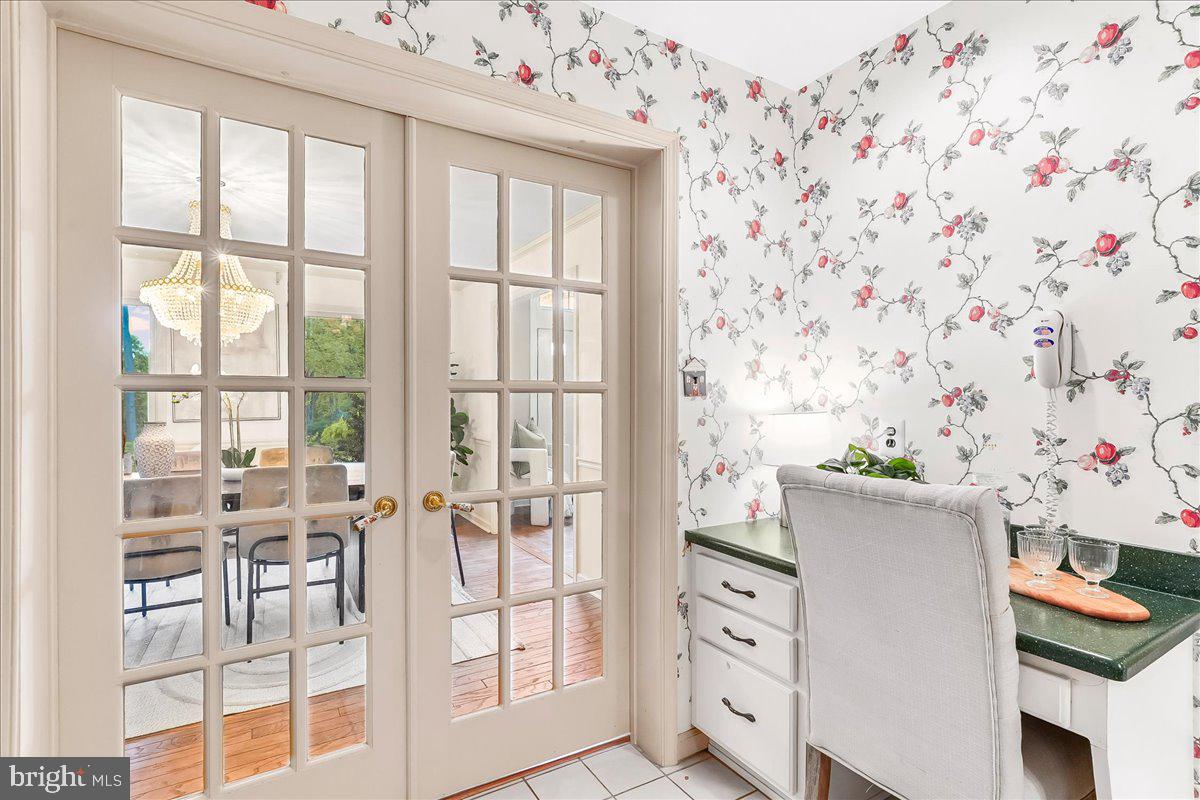 1750 Stocton Road Jenkintown, PA 19046 - Photo 22 of 50 Charming entry with floral accents.