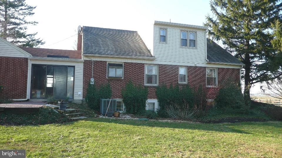 467 Graystone Road Manheim, PA 17545 - Photo 4 of 23