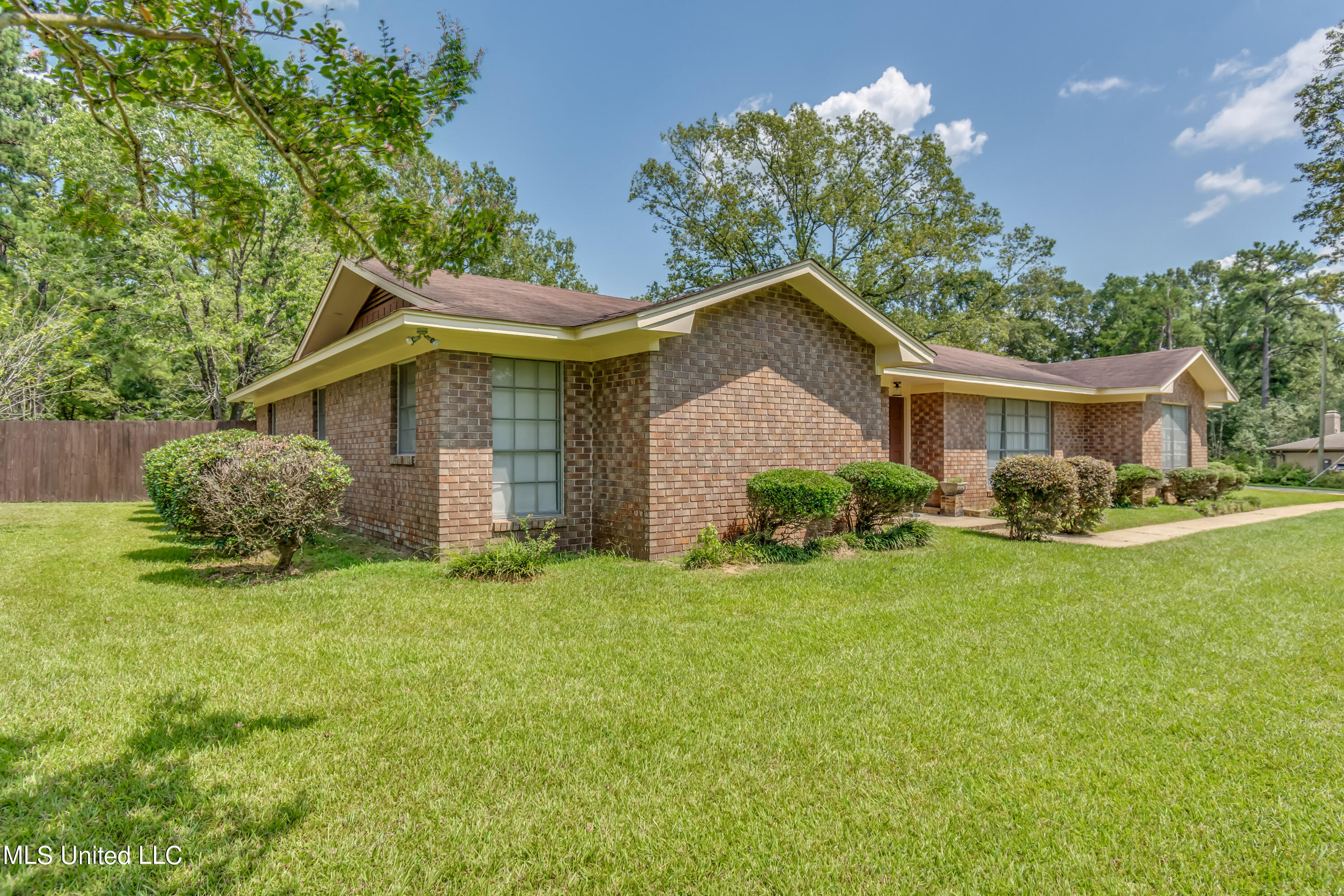 842 Gore Road Jackson, MS 39212 - Photo 5 of 38 842 gore road-7