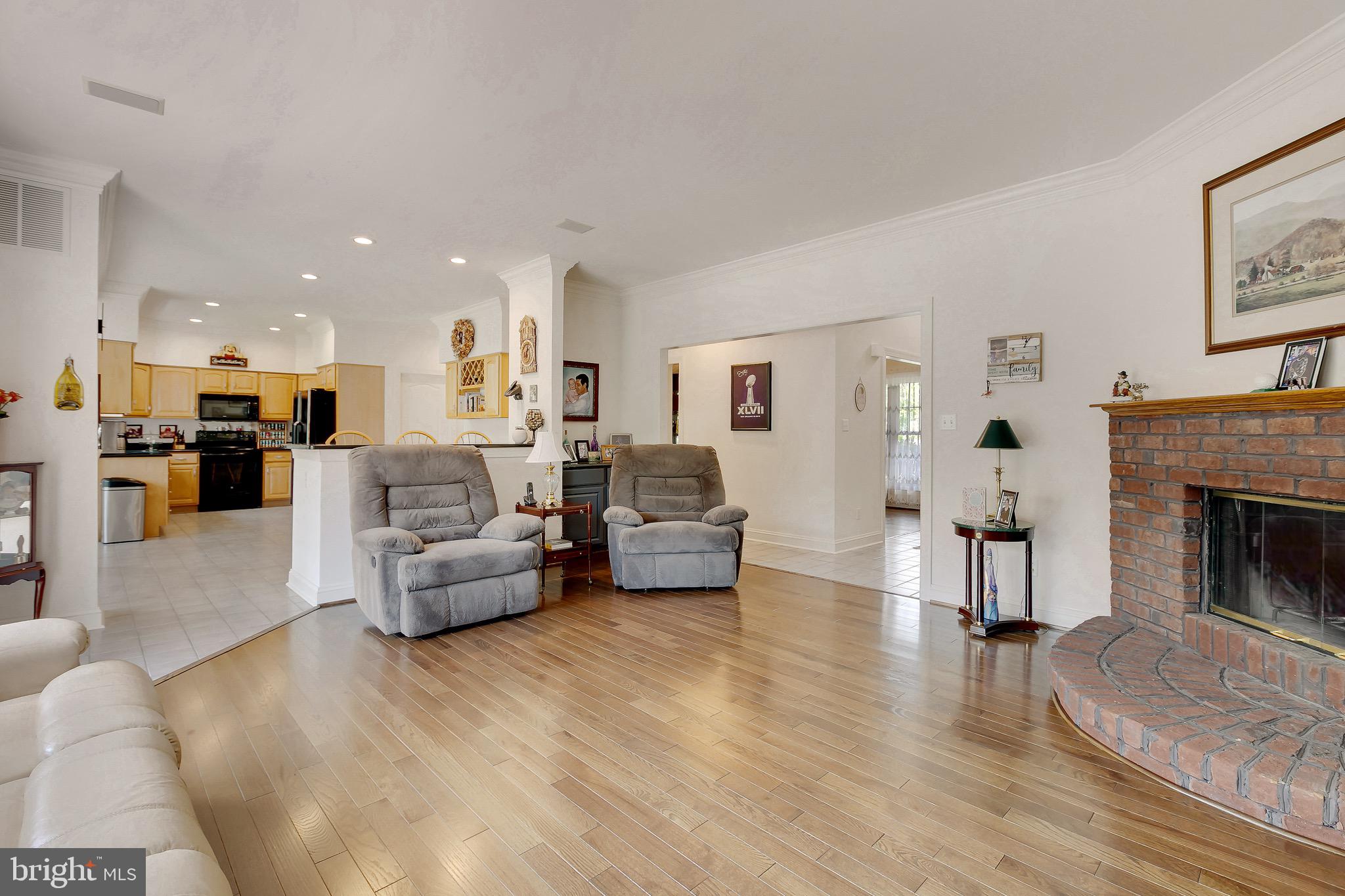 12801 Manor Road Glen Arm, MD 21057 - Photo 4 of 64 Liv Room towards kitchen & foyer