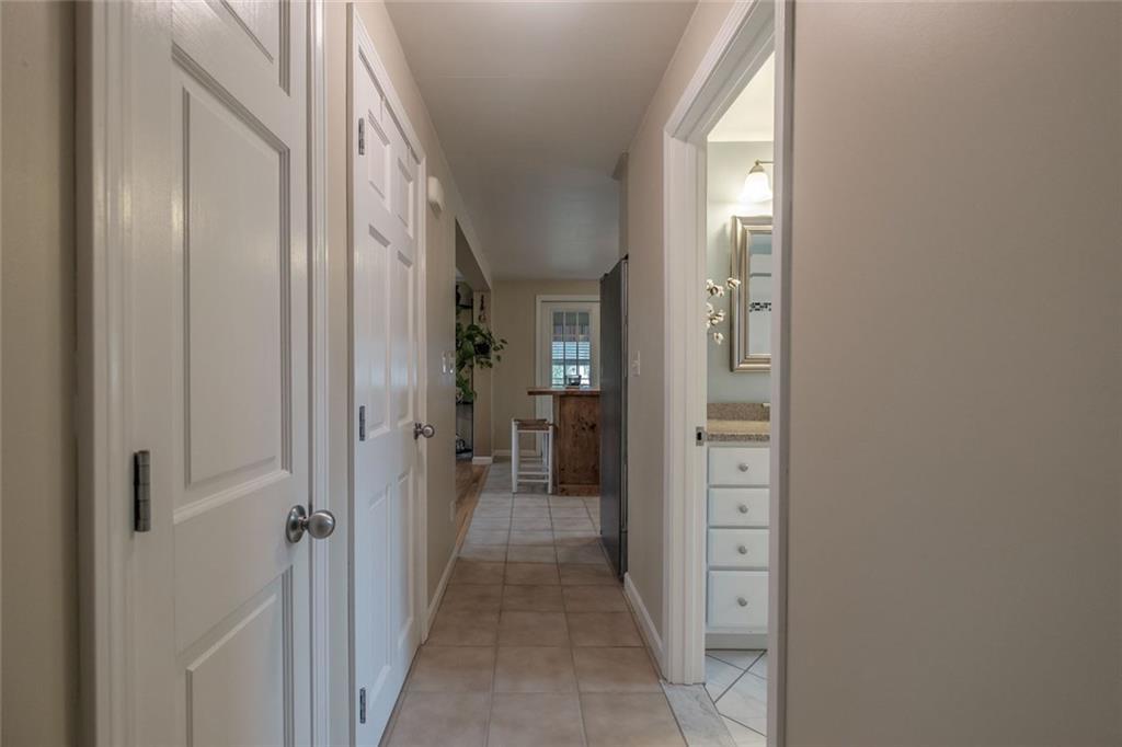 5 Evergreen Road Freeport, ME 04032 - Photo 14 of 35 1st Floor Hallway