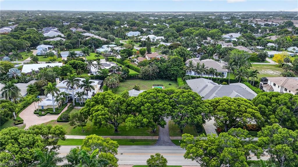 1608 Crayton Road Naples, FL 34102 - Photo 12 of 32