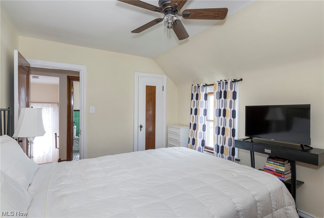 2321 Ralph Avenue Cleveland, OH 44109 - Photo 19 of 33 Bedroom