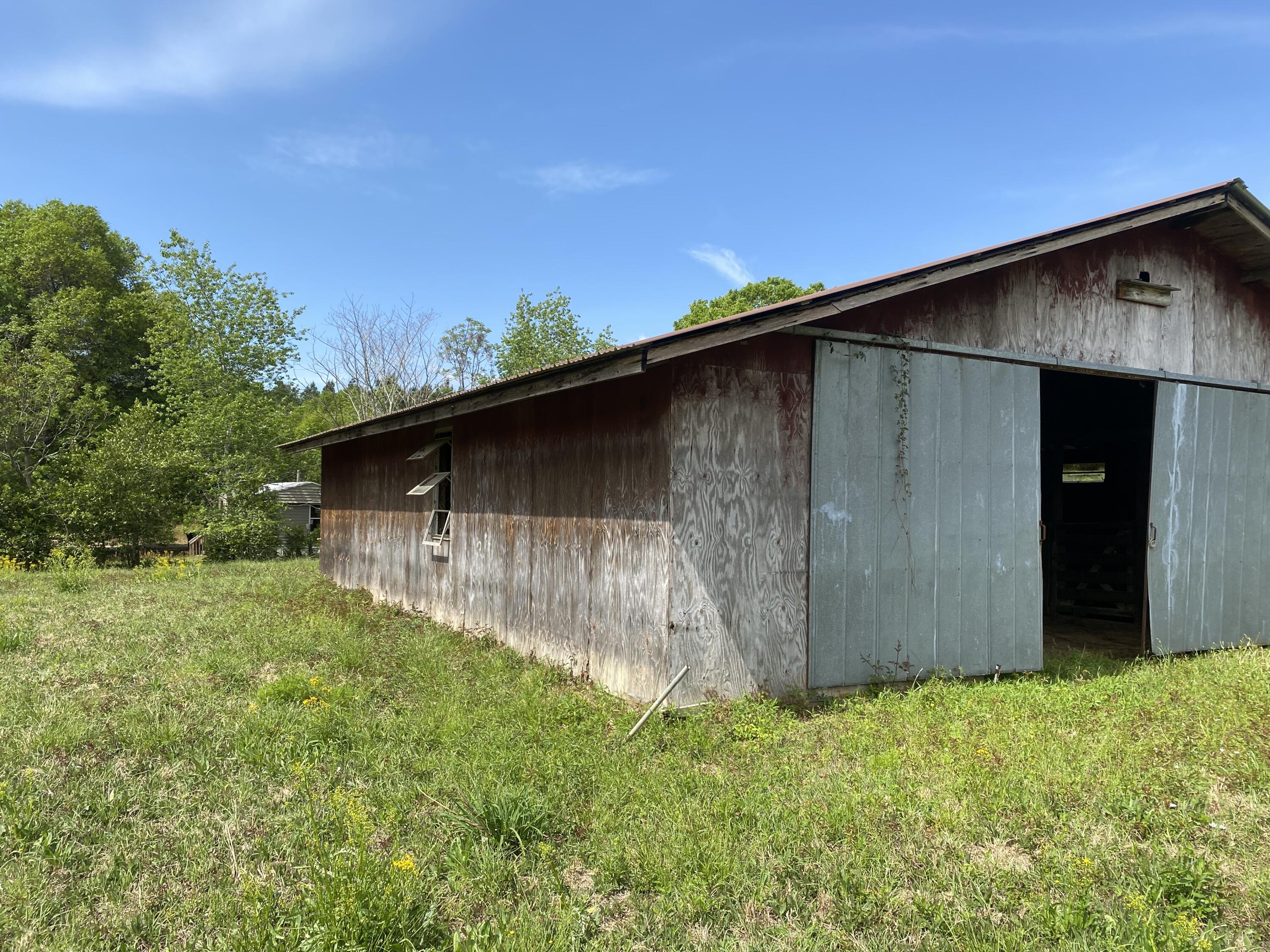 4074 Dunbarton Road Williston, SC 29853 - Photo 2 of 14
